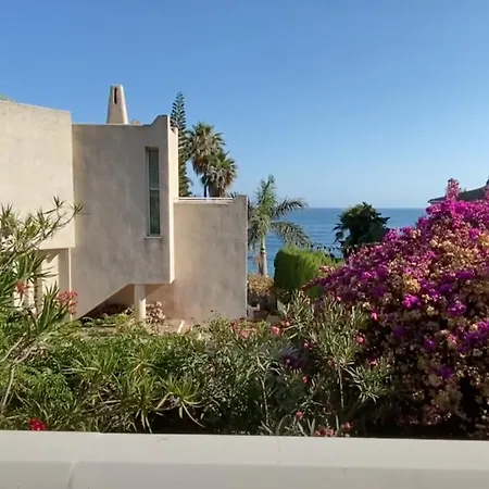 Holiday home Espectacular Casa En La Playa Con Piscina Privada